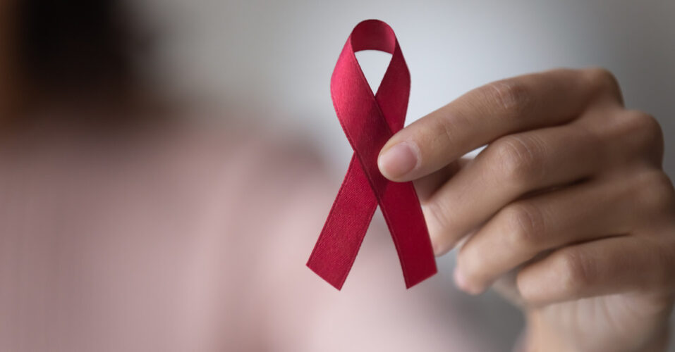 فيروس نقص المناعة (HIV)