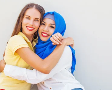 ليزبيان lesbian: دليل عربي يشرح معنى الكلمة وهوية المثليات والكويريات