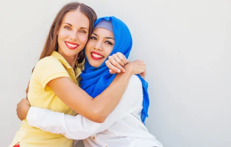 ليزبيان lesbian: دليل عربي يشرح معنى الكلمة وهوية المثليات والكويريات
