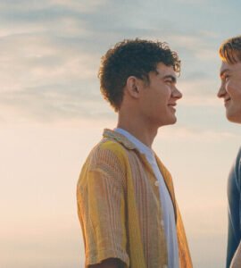 فيلم Heartstopper Forever مع نيك نيلسون وتشارلي سبرينج في الفصل الأخير من قصة حبهما