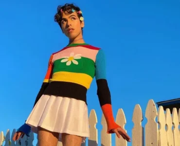 كيف أصبح فيمبوي عبر تجربة الملابس والمكياج والشعر وبناء ستايل Femboy شخصي