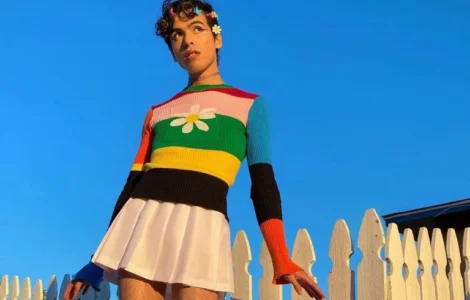 كيف أصبح فيمبوي عبر تجربة الملابس والمكياج والشعر وبناء ستايل Femboy شخصي
