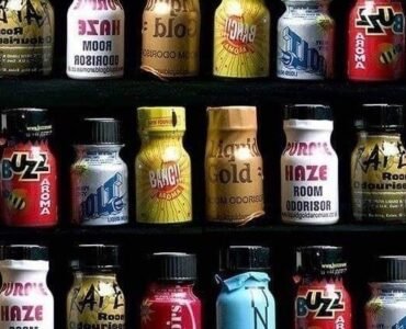 بوبرز Poppers وتأثير ألكيل نيتريت أثناء الجنس ومخاطر القلب وضغط الدم والتداخل مع أدوية الانتصاب